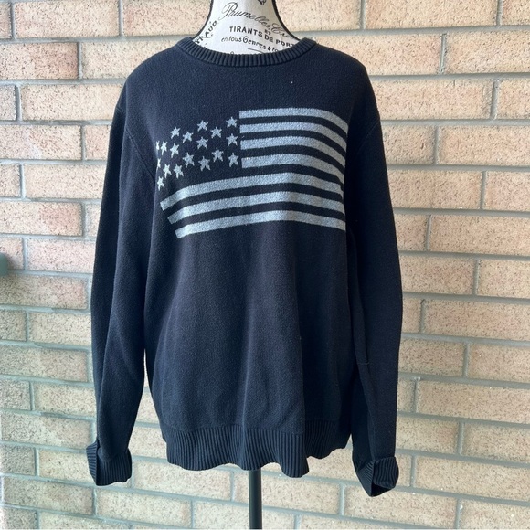 Navy blue American  flag sweater - Picture 3 of 5